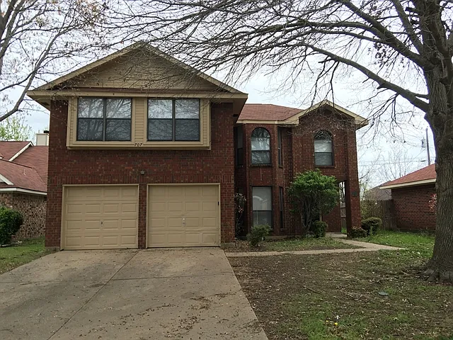 4 bed, 2.5 bath, 2130 sqft, $2,375 — Photo 1