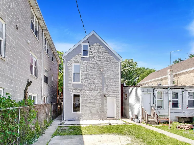 1821 S Fairfield Ave — Photo 25