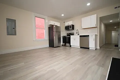 2 bed, 768 sqft, $1,675 — Photo 1