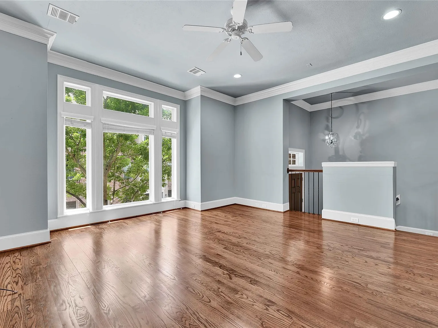 3 bed, 3.5 bath, 2784 sqft, $2,800 — Photo 3