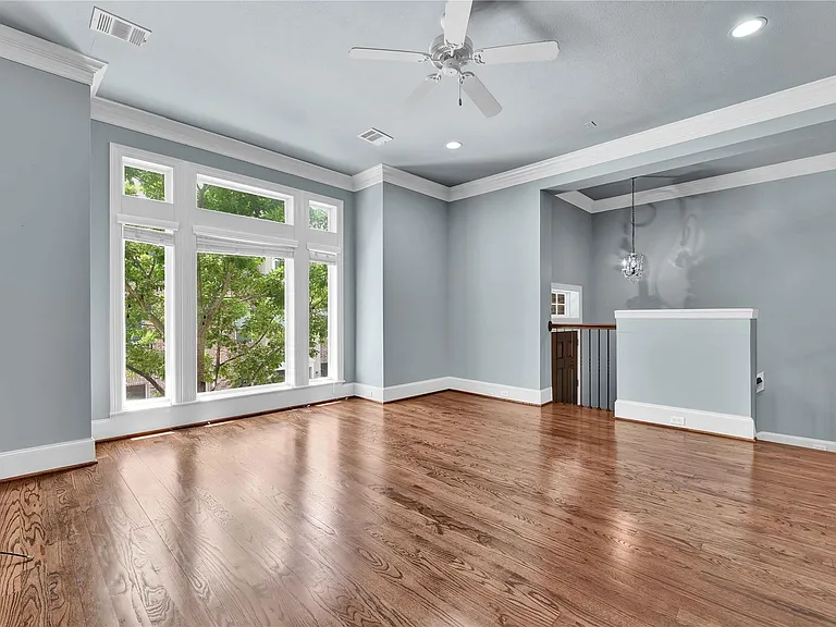 4631 Regent Manor Dr — Photo 3