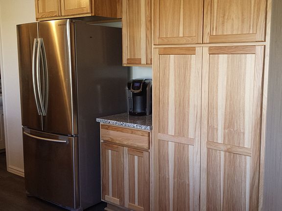 4th image of 1090 E 21st St