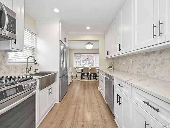5th image of 77 Landau Avenue