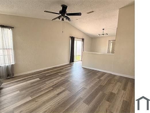 2nd image of 6215 Valley Pawn