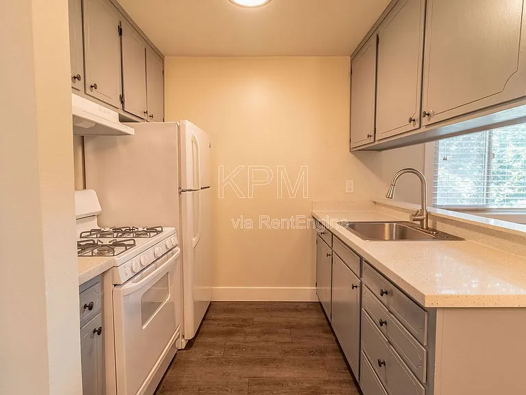 843 N Yosemite St #112 — Photo 7