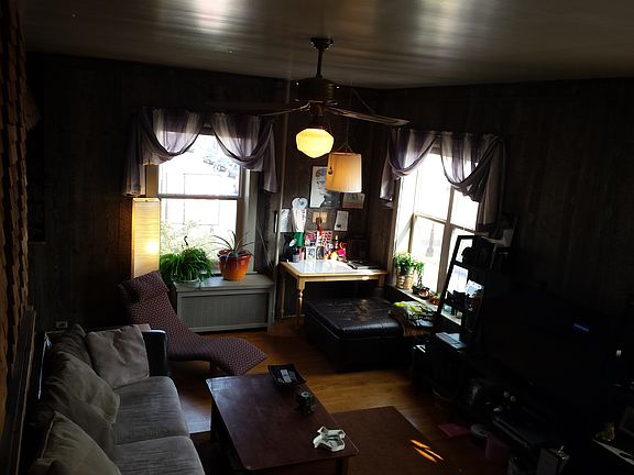 Living Room (1 of 3)