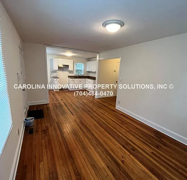 2824 Phillips Ave — Photo 5