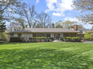 4085 Edgehill Dr, Columbus, OH 43220