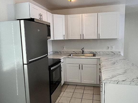 5th image of 2416 W Coolidge St Unit D