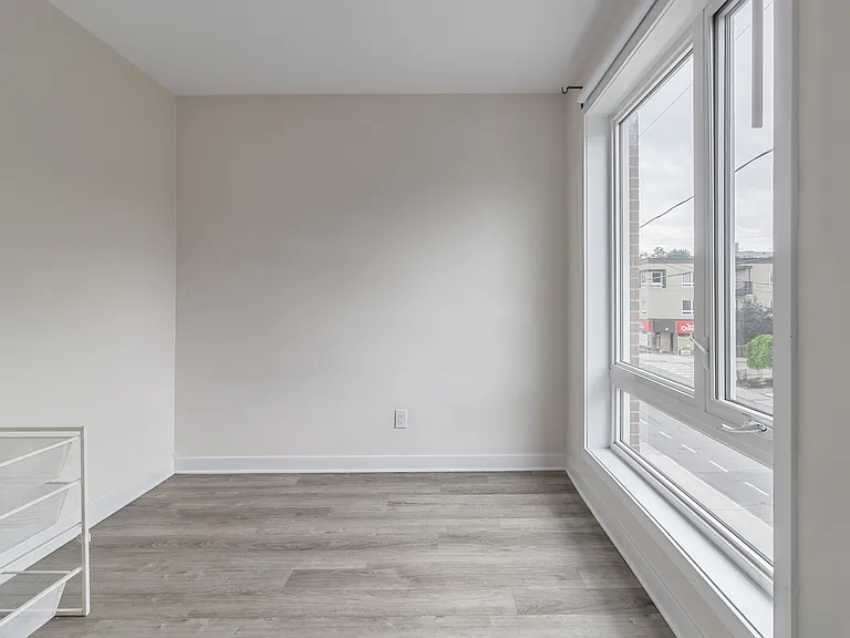296 Somerset St E — Photo 11