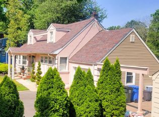 412 Chain O Hills Rd, Colonia, NJ 07067