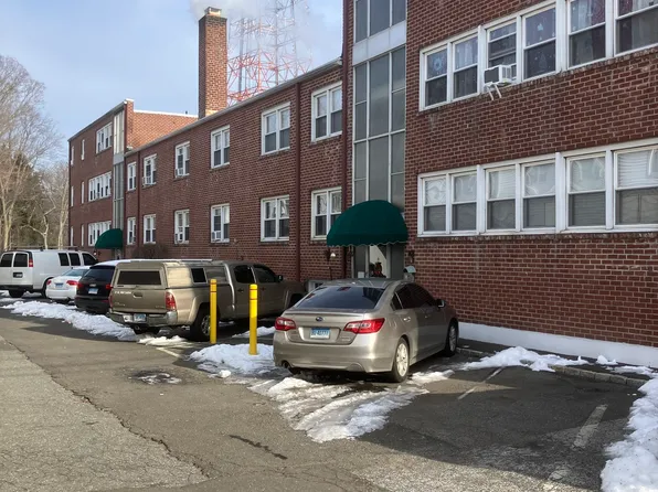 324 Strawberry Hill Avenue APT B104, Norwalk, CT 06851