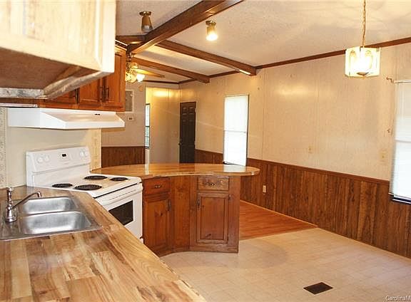 3rd image of 115 River Lake Way