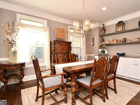 5th image of 1080 Oak Ridge Ct