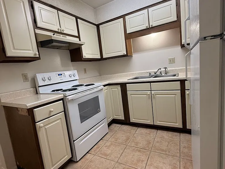 913 Landry St #5 — Photo 3