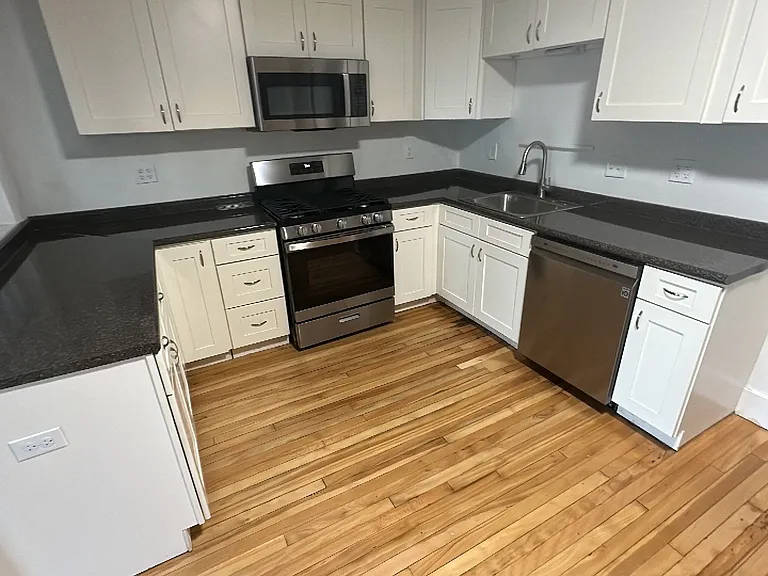 37 South St #6 — Photo 4