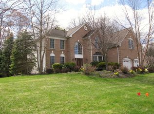 3 Vista Dr, Flanders, NJ 07836