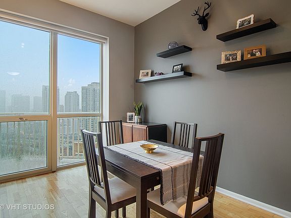 5th image of 645 N Kingsbury St APT 2606