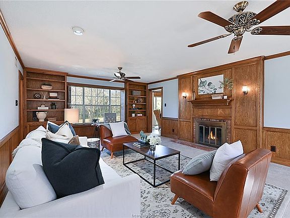 2nd image of 7050 Wood Oaks Dr