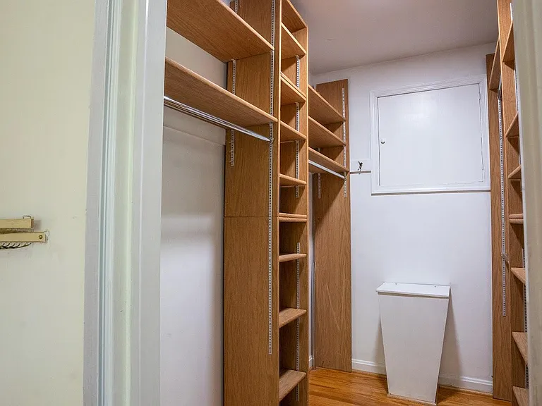 E Parkhill Dr — Photo 8