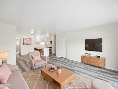 406 W Regent St APT 13, Inglewood, CA, 90301