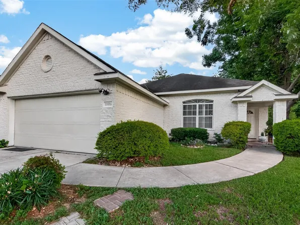 11916 Palmsprings Dr, Houston, TX 77034
