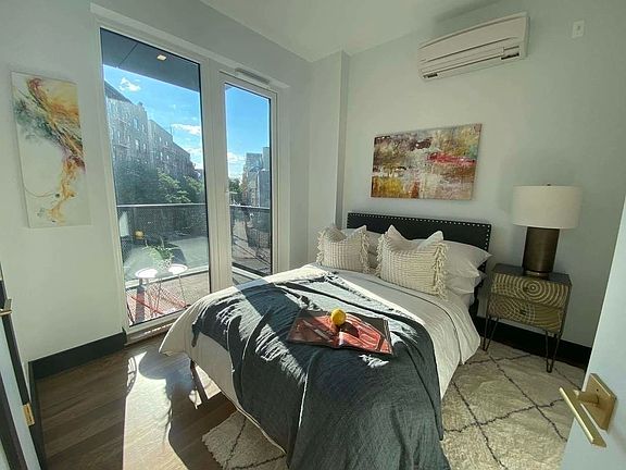 3rd image of 292 Union Ave #515
