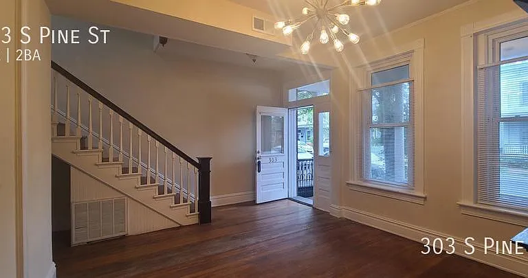 303 S Pine St — Photo 27