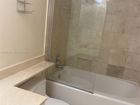 5th image of 170 SE 14th St APT 2006
