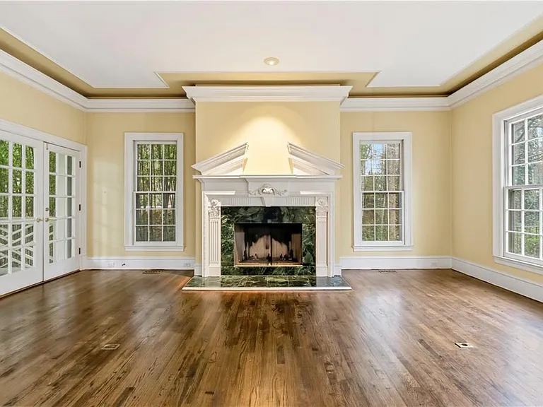 430 W Wesley Rd NW — Photo 14
