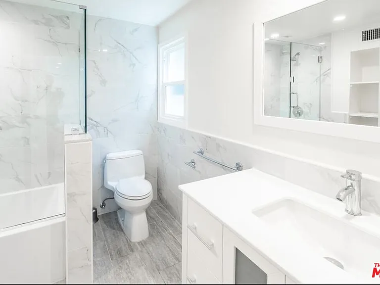 2201 Coldwater Canyon Dr — Photo 11
