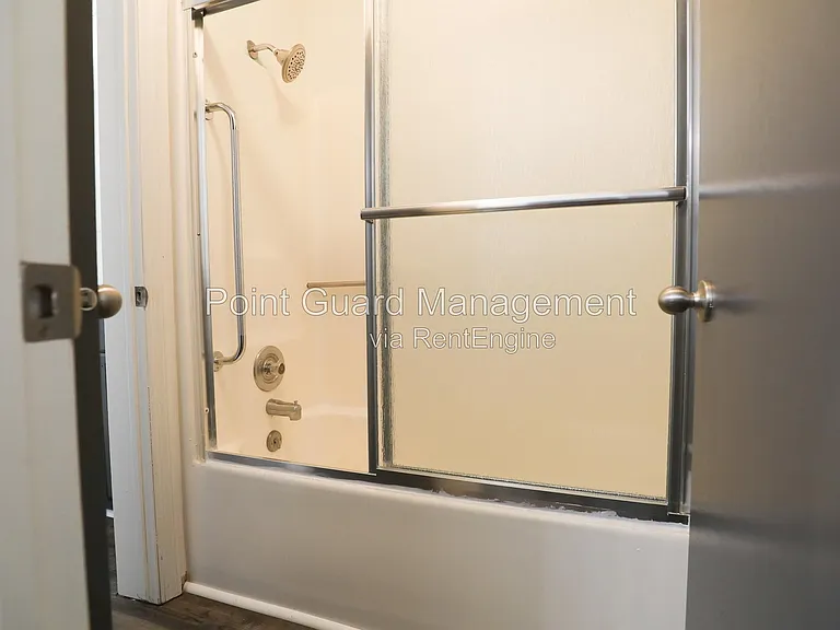 The Vincent Apartments — Photo 34