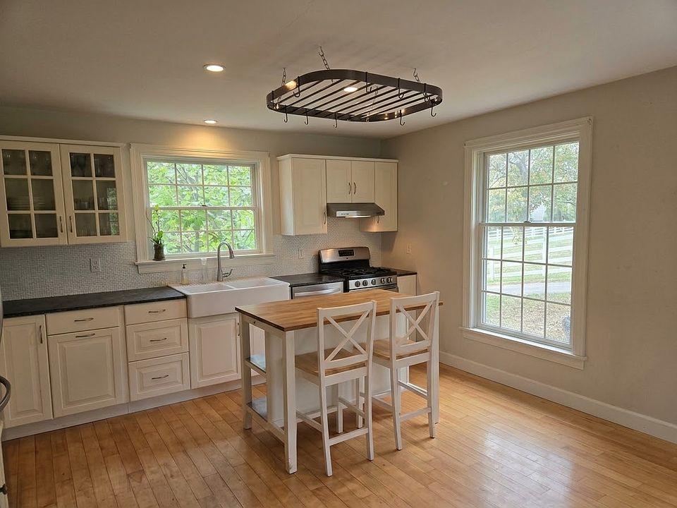 1st image of 285A N Haverhill Rd #A