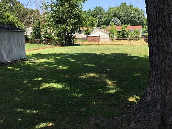 3rd image of 2104 Shelby Ave