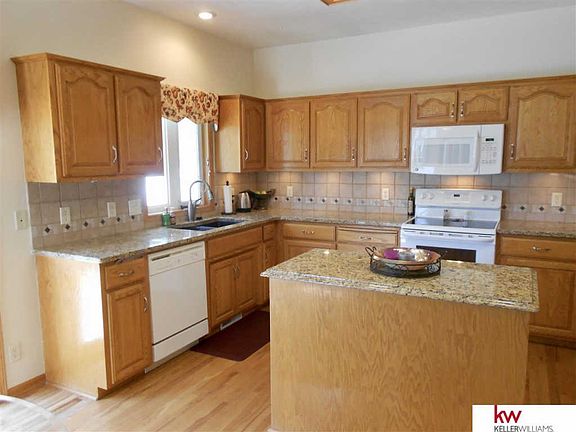 3rd image of 2811 Leigh Ln