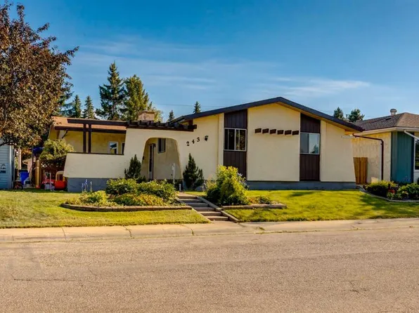 243 N Cedarpark Grn SW, Calgary, AB T2W 2K1