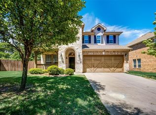 401 Serenade Ln, Euless, TX 76039