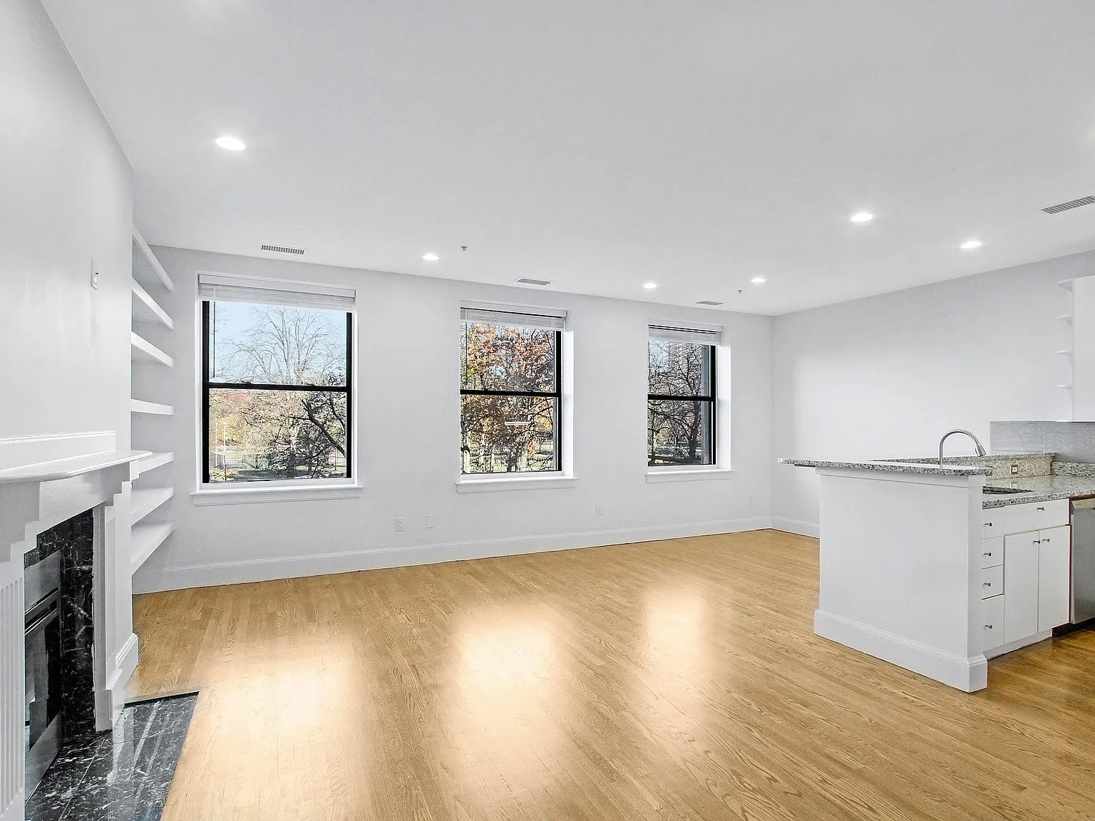1 bed, 800 sqft, $3,700 — Photo 2