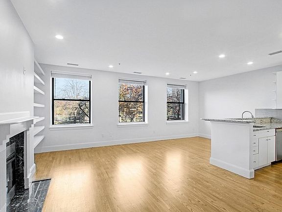 2nd image of 140 Boylston St APT 11