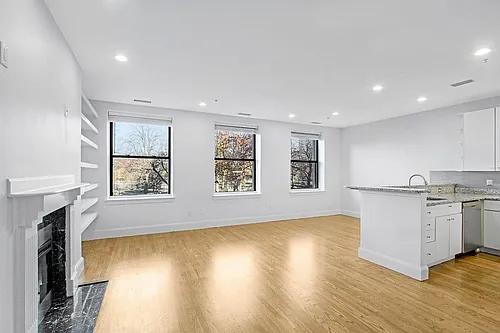 140 Boylston St Photo 1