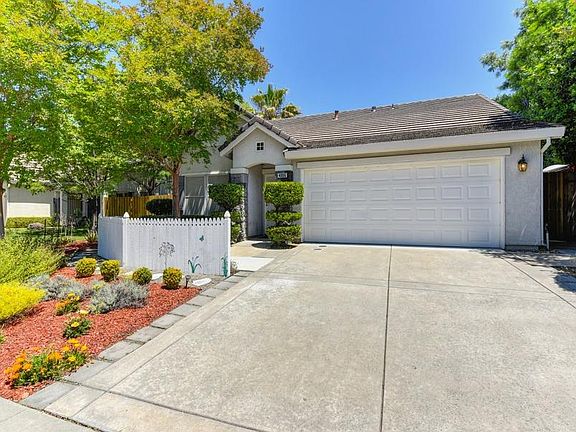 5th image of 4006 Saintsbury Dr