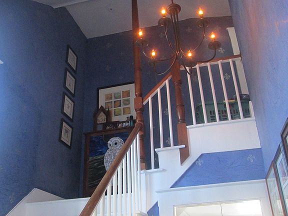 Entry foyer, to second floor