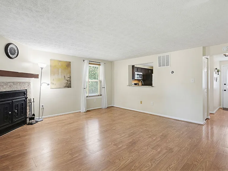 9402 Granite Hl — Photo 11