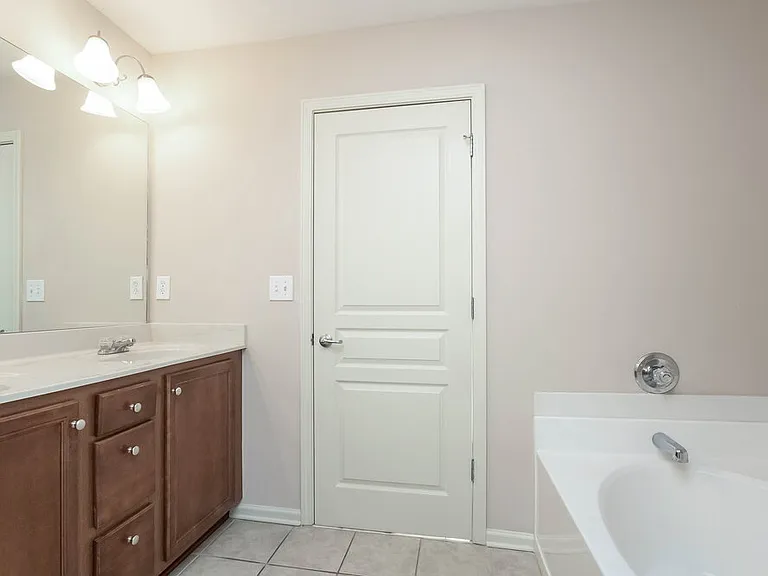 537 Pringle Dr — Photo 8