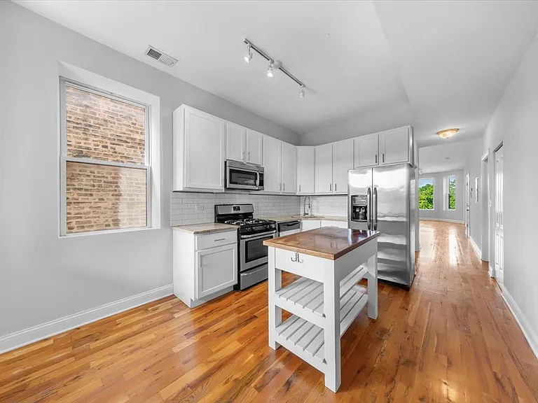 1253 N California Ave #2 — Photo 7