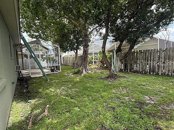 3rd image of 2941 Maple Grove Pl