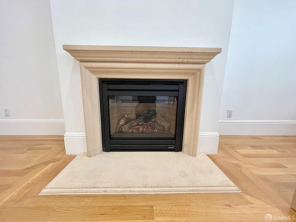 3rd image of 612 Clayton St #4