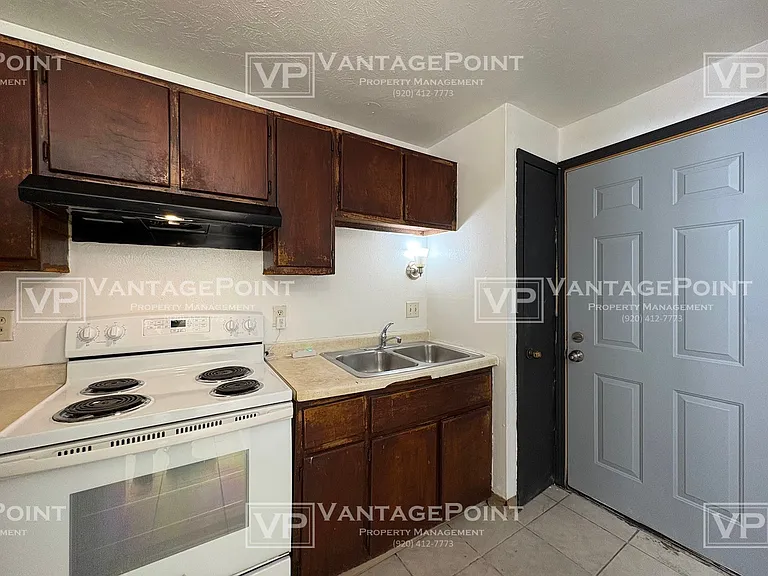 2122 Imperial Ln #1 — Photo 4