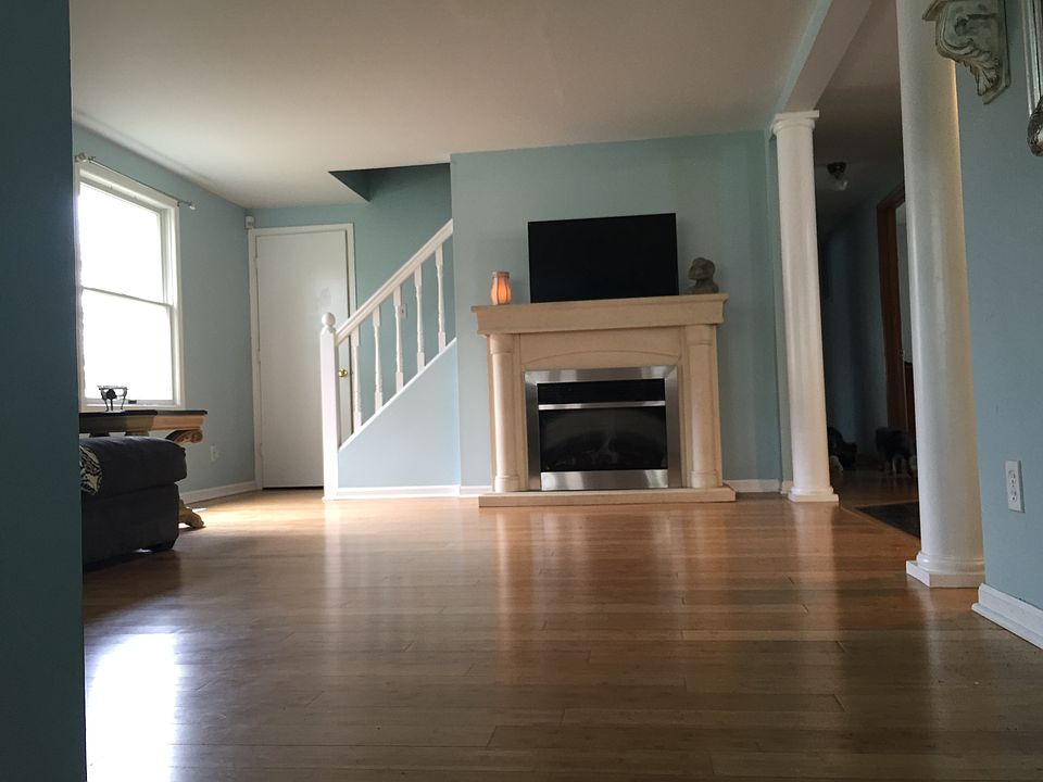 1st image of 537 Glen Park Dr