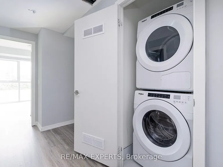 3237 Bayview Ave #102 — Photo 36